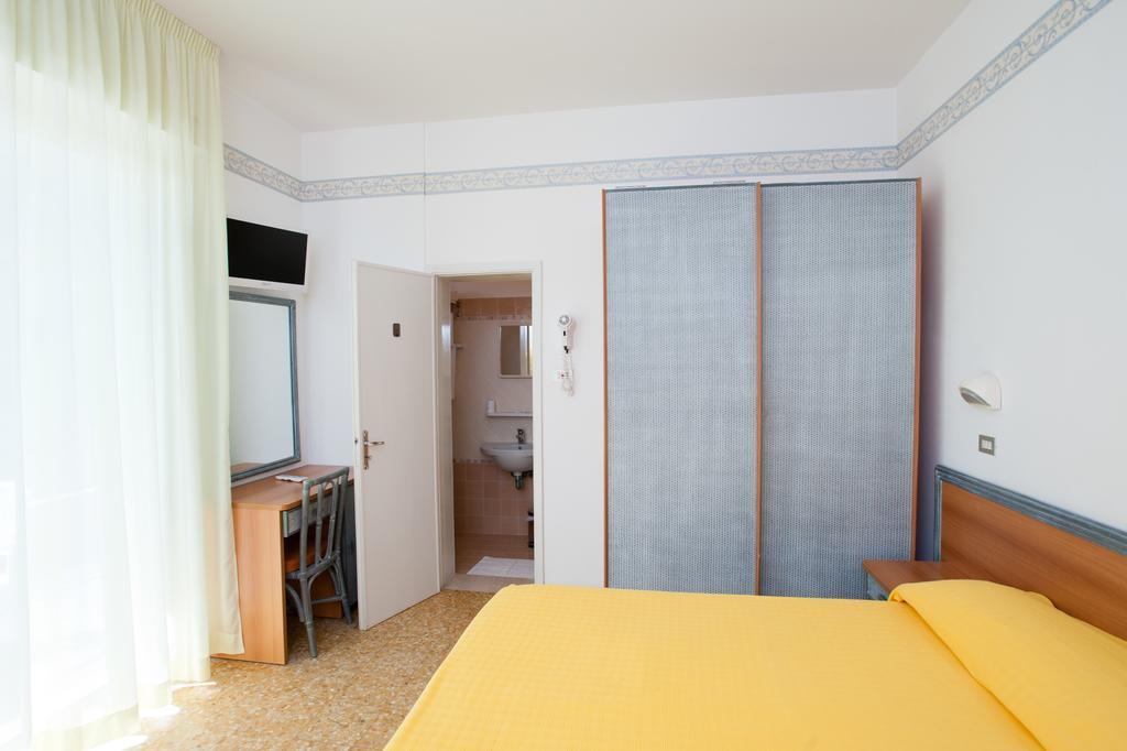 Albergo Villa Mauri Rimini Exterior photo