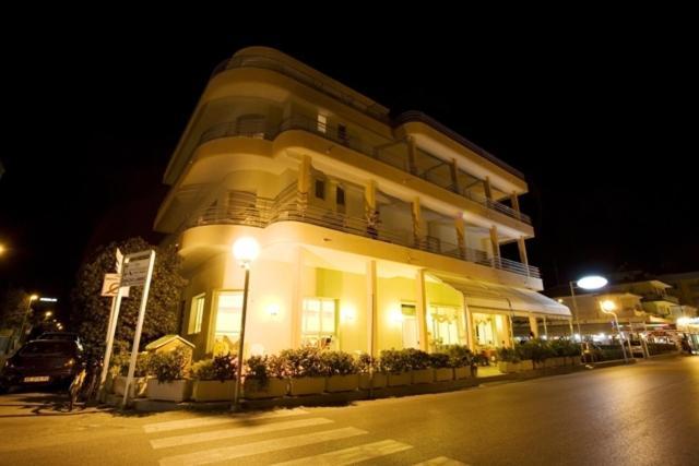 Albergo Villa Mauri Rimini Exterior photo