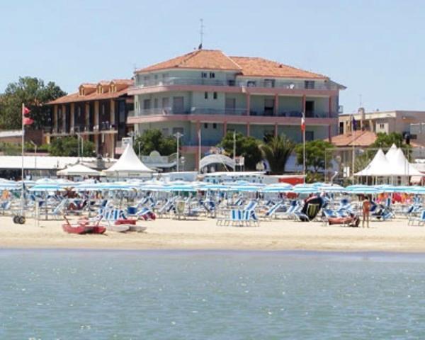 Albergo Villa Mauri Rimini Exterior photo
